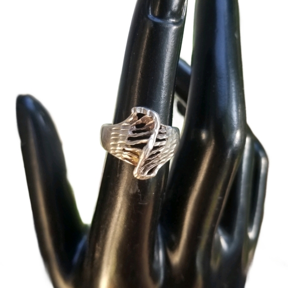 VINTAGE STERLING SILVER BRUTALIST STYLE RING - Picture 1 of 5